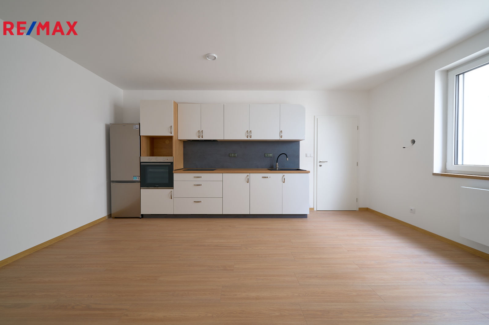 Obývací pokoj s kuchyní