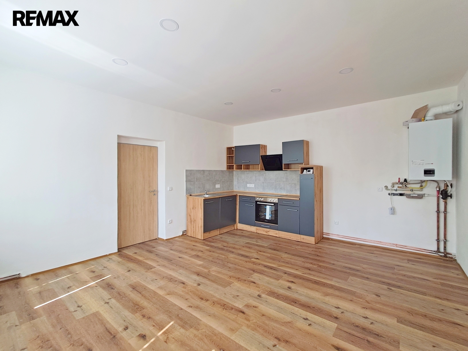 Byt 2+kk, Masarykovo náměstí, Police nad Metují - 