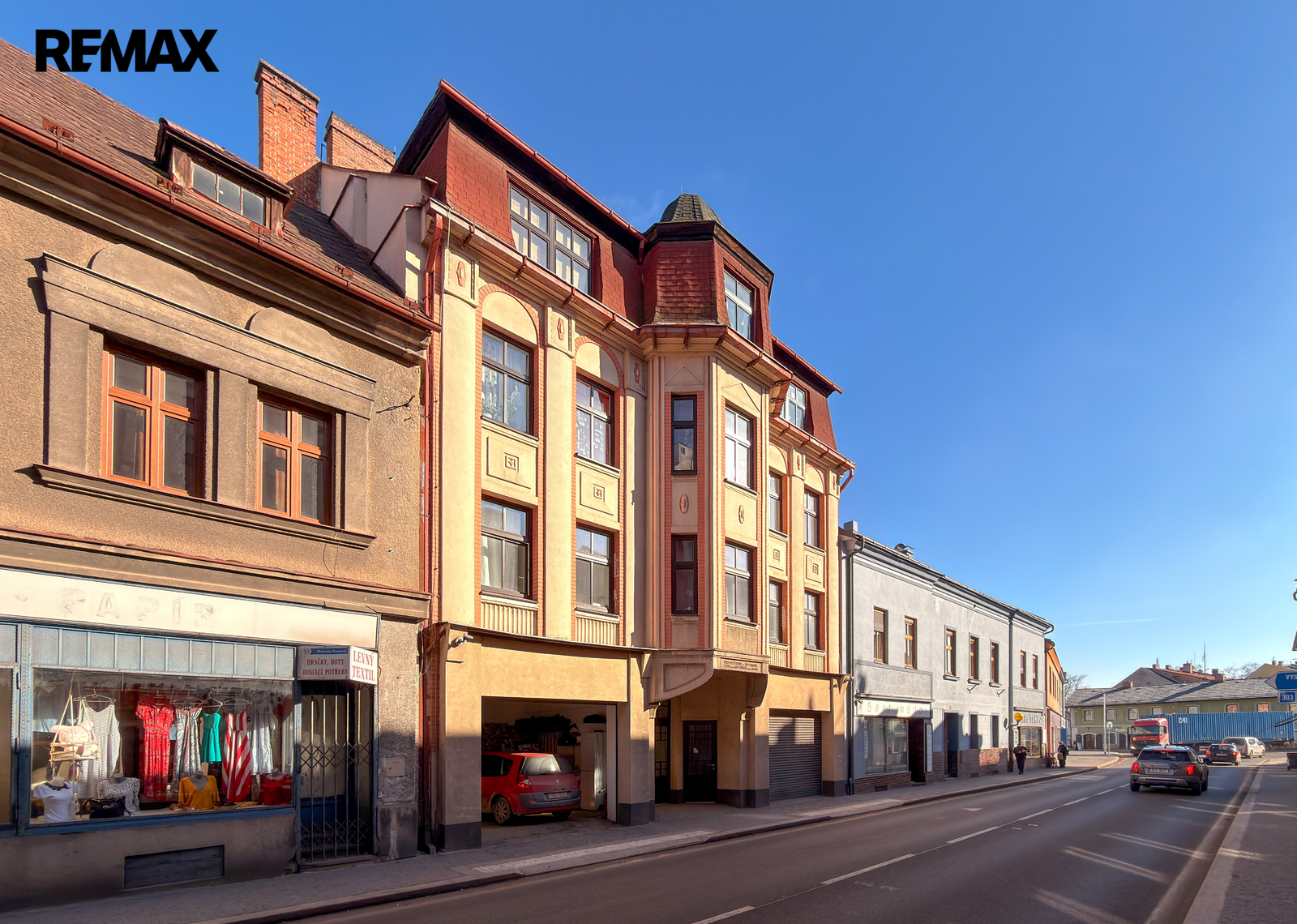 Pohled na dům z ulice