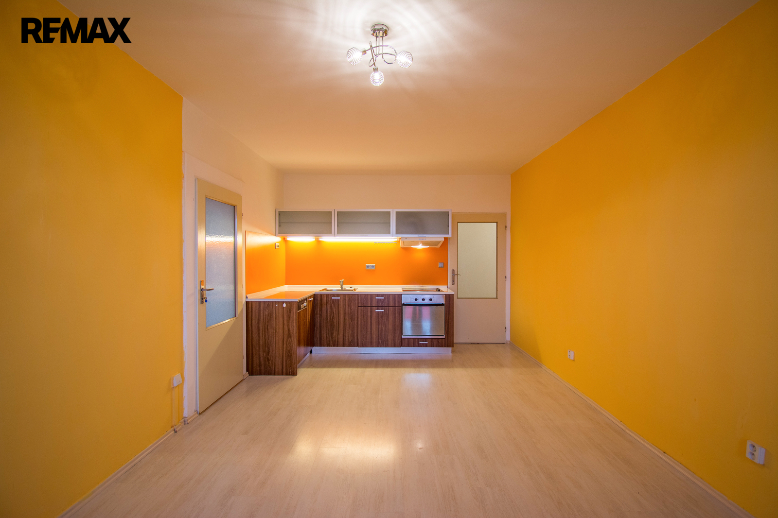 Kuchyň s obývacím pokojem