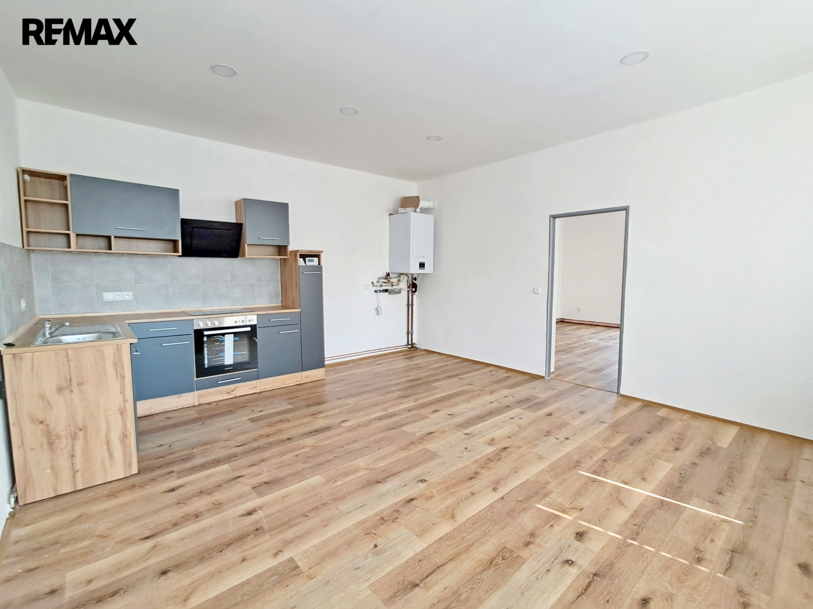 Byt 2+kk, Masarykovo náměstí, Police nad Metují - 