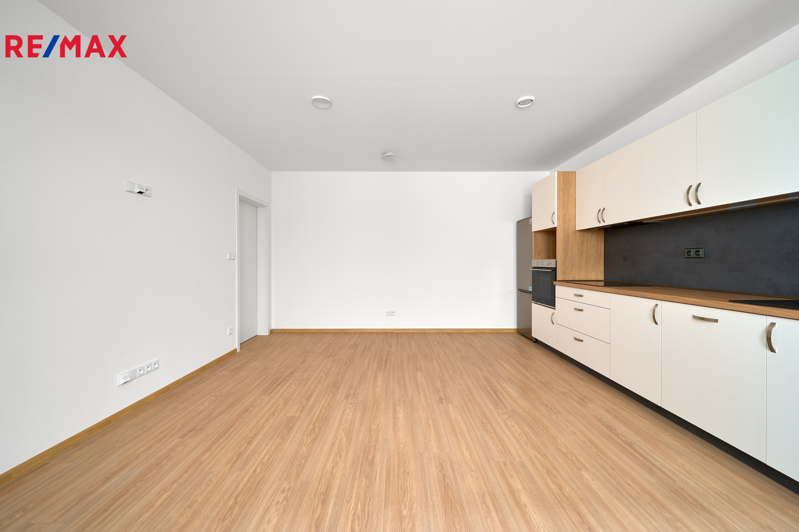 Obývací pokoj s kuchyní