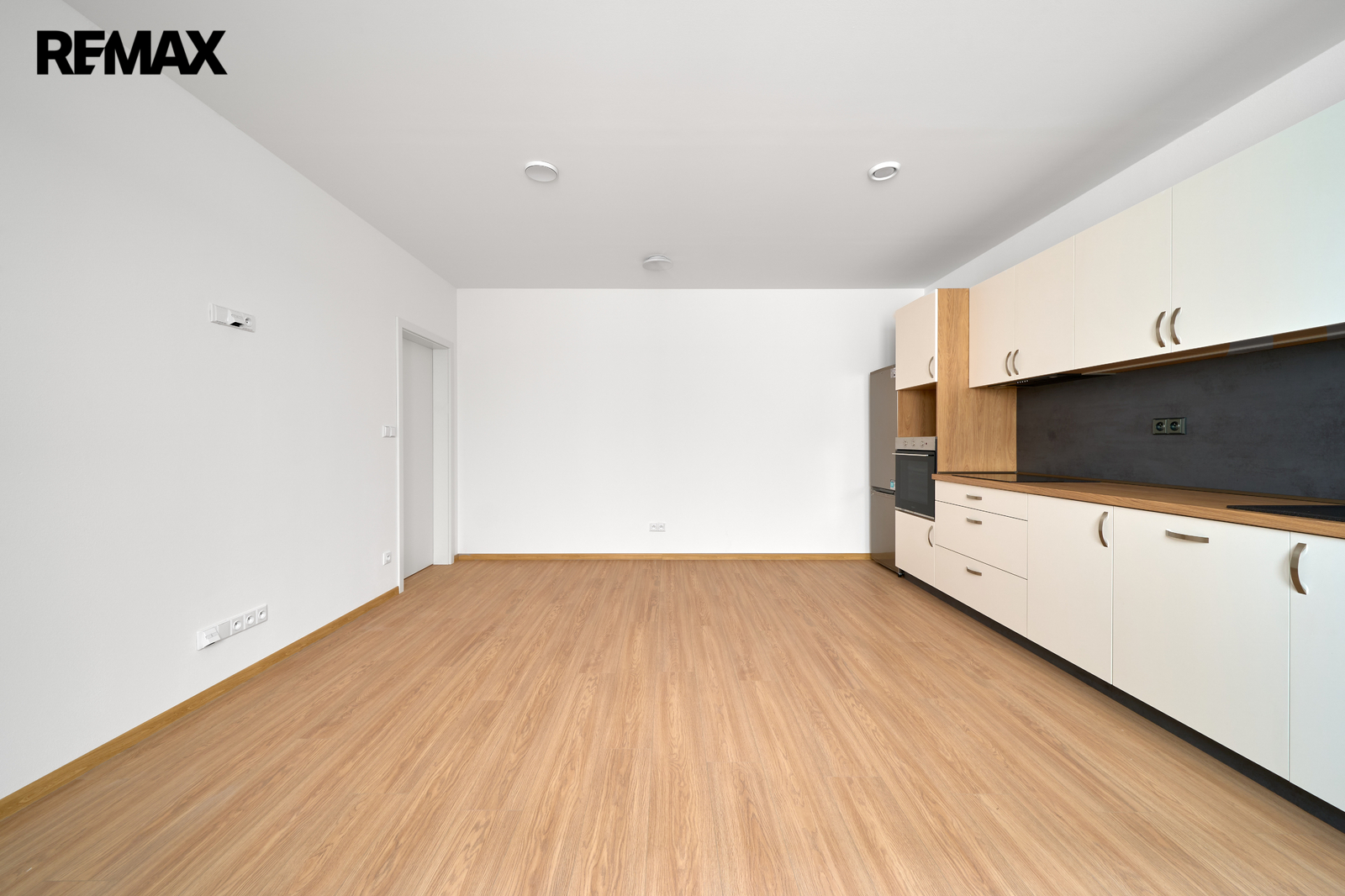 Obývací pokoj s kuchyní