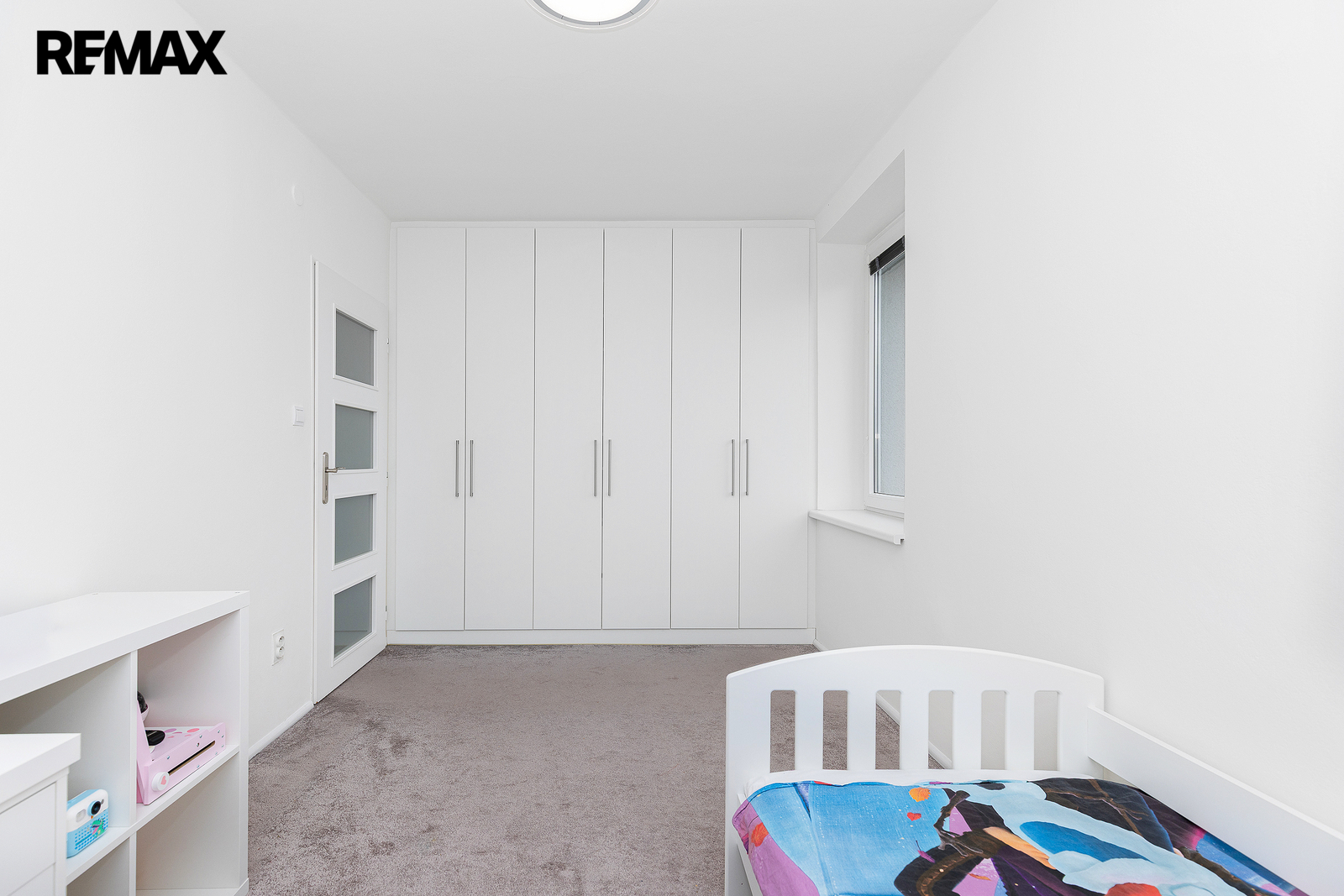 dětský pokojíček - prodává se BEZ nábytku