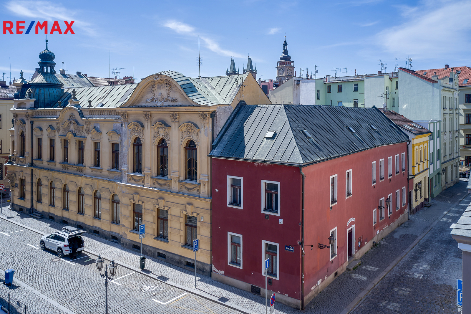 Budova Tomkova a Dlouhá