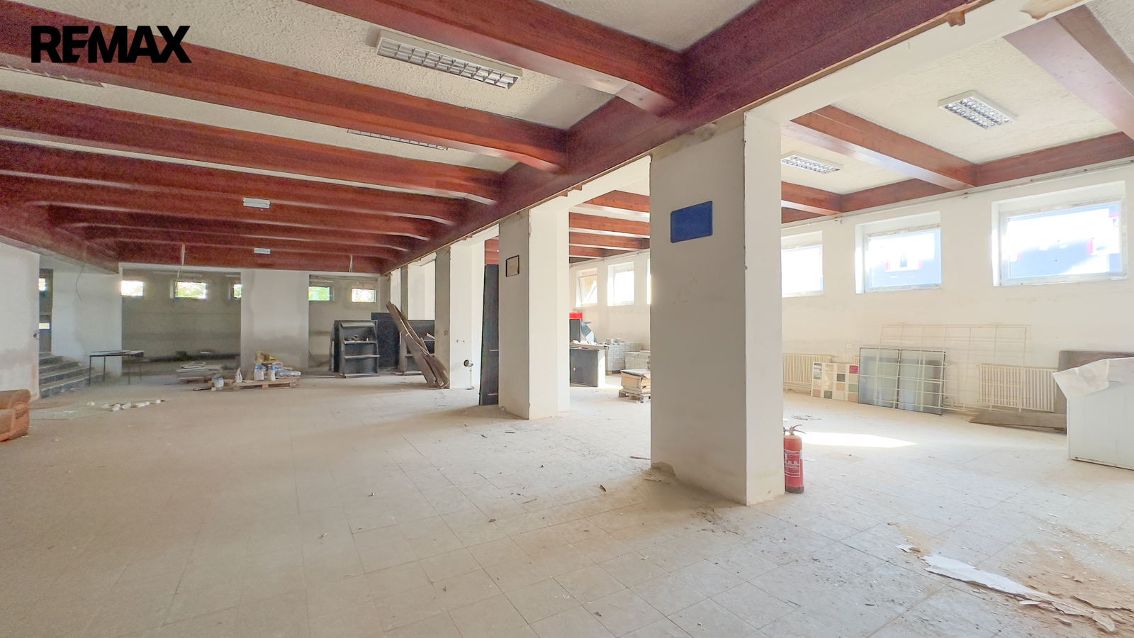 Obchodní prostor - zadní část