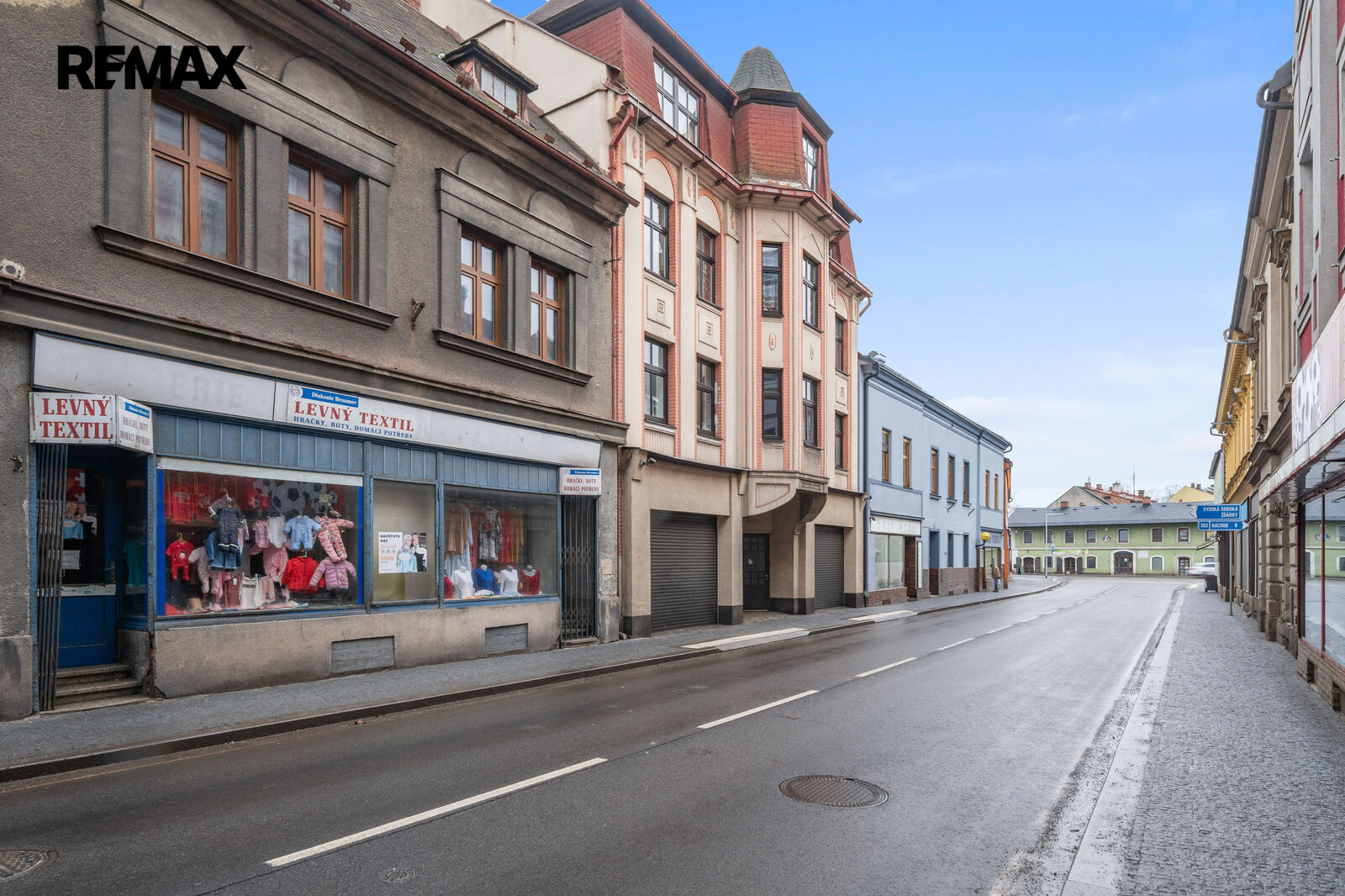 Pohled na dům z ulice