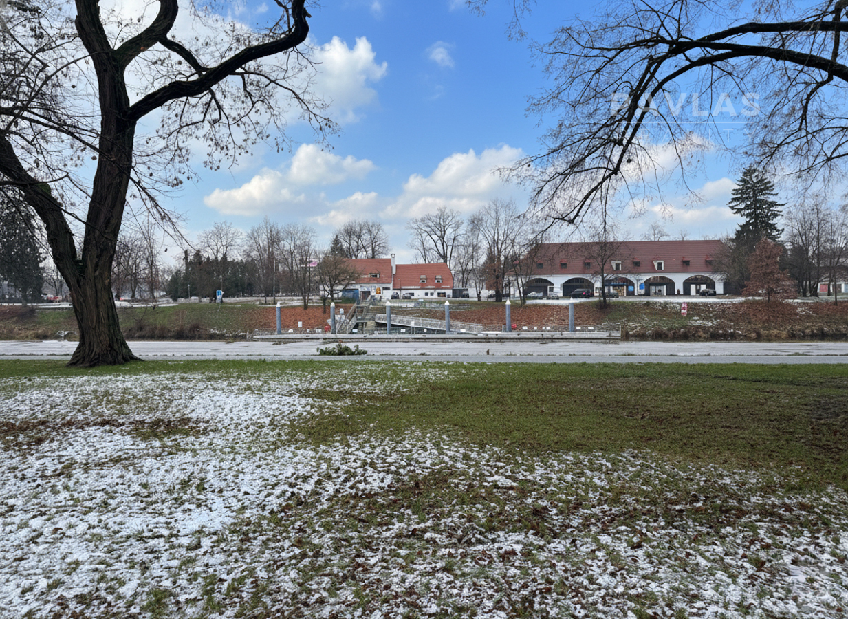 Jiráskovo nábřeží--9.jpg