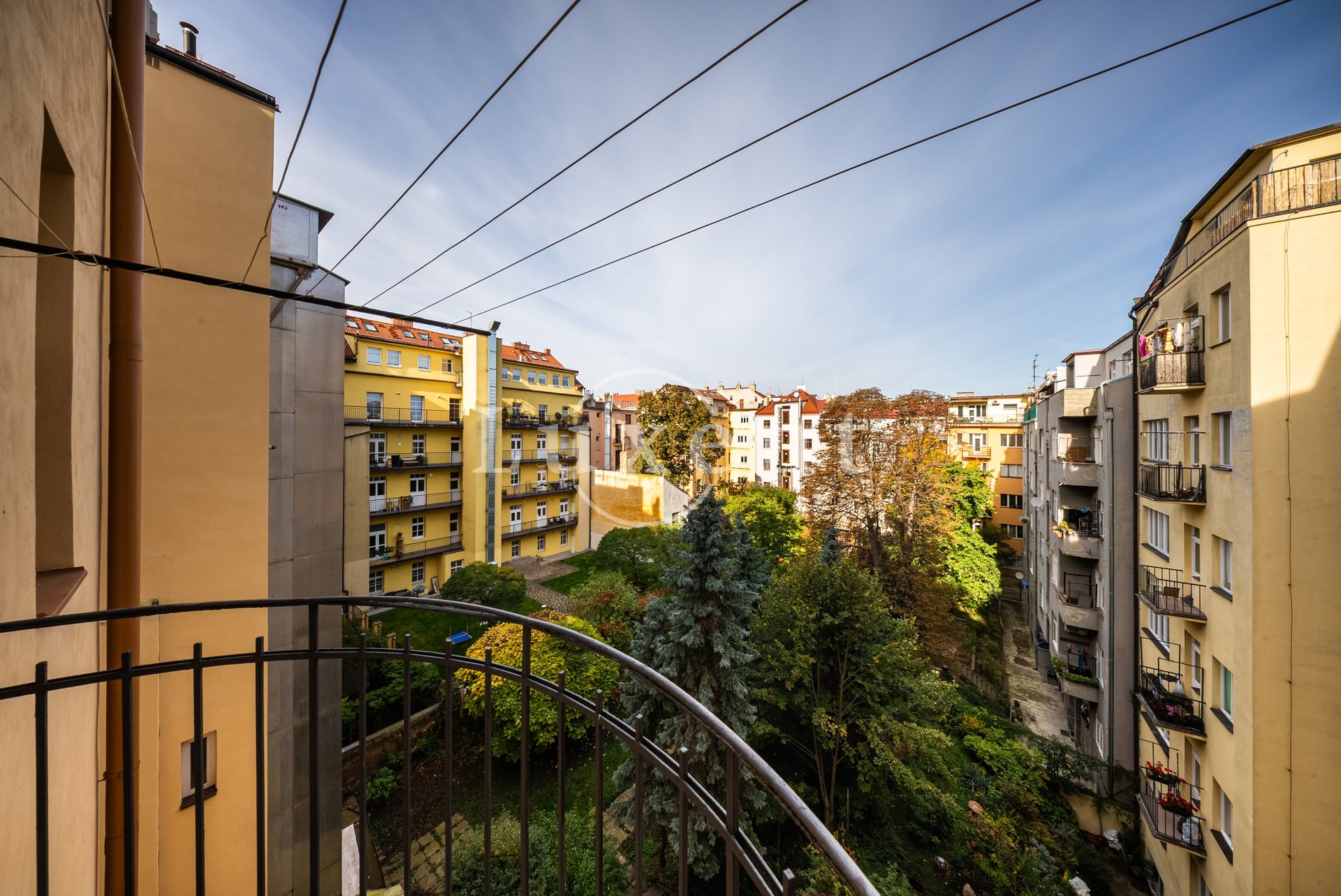 balkon do vnitrobloku