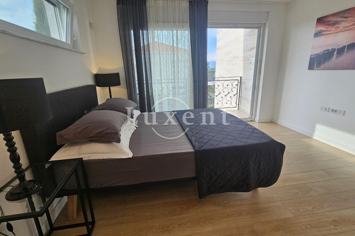 014-1023-50-Krk-Elegant-villa-with-sauna-and-sea-v