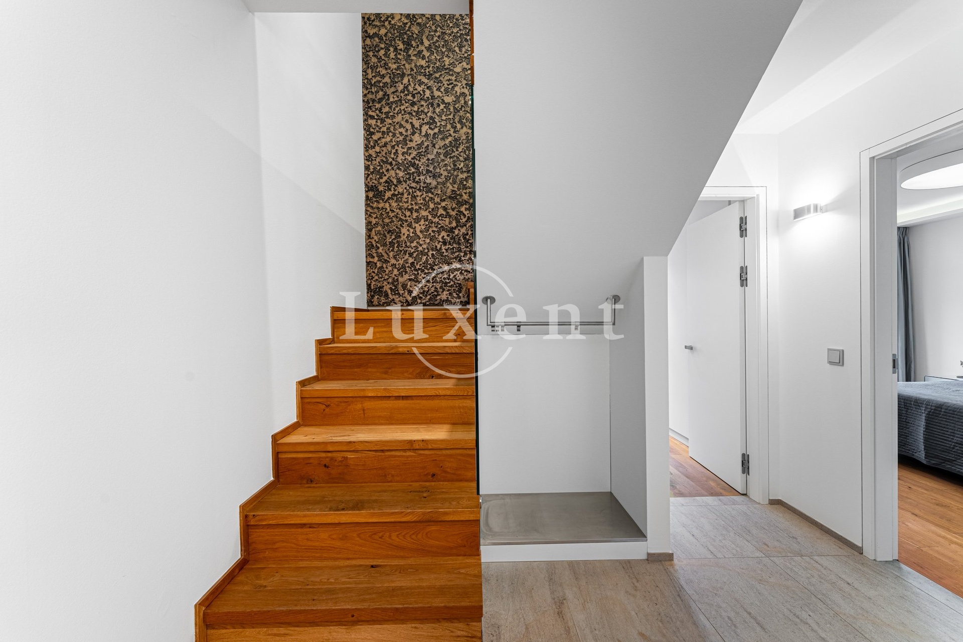 schodiště do patra