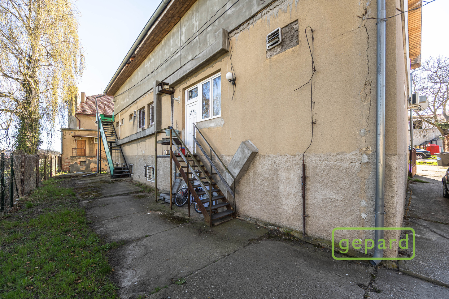 Zadní strana budovy