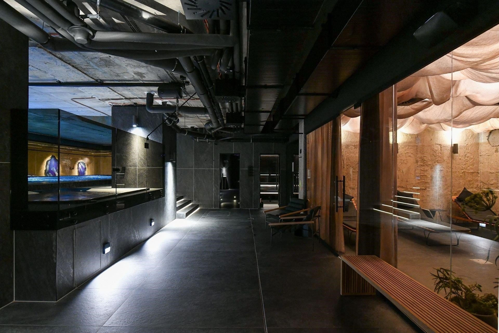 Komerční prostory s terasou o celkové ploše 95,8 m&sup2; ve 3