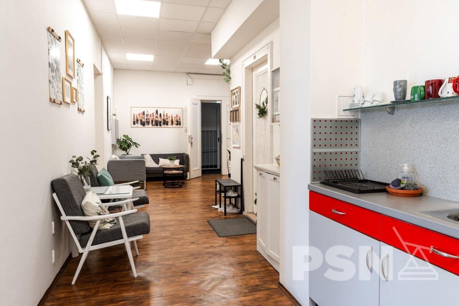 Kanceláře nedaleko centra a vlakového nádraží