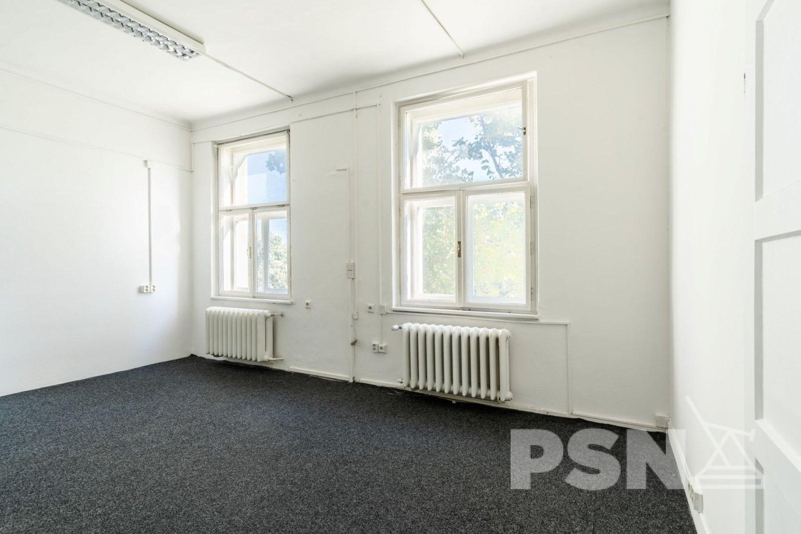 Kanceláře nedaleko centra a vlakového nádraží