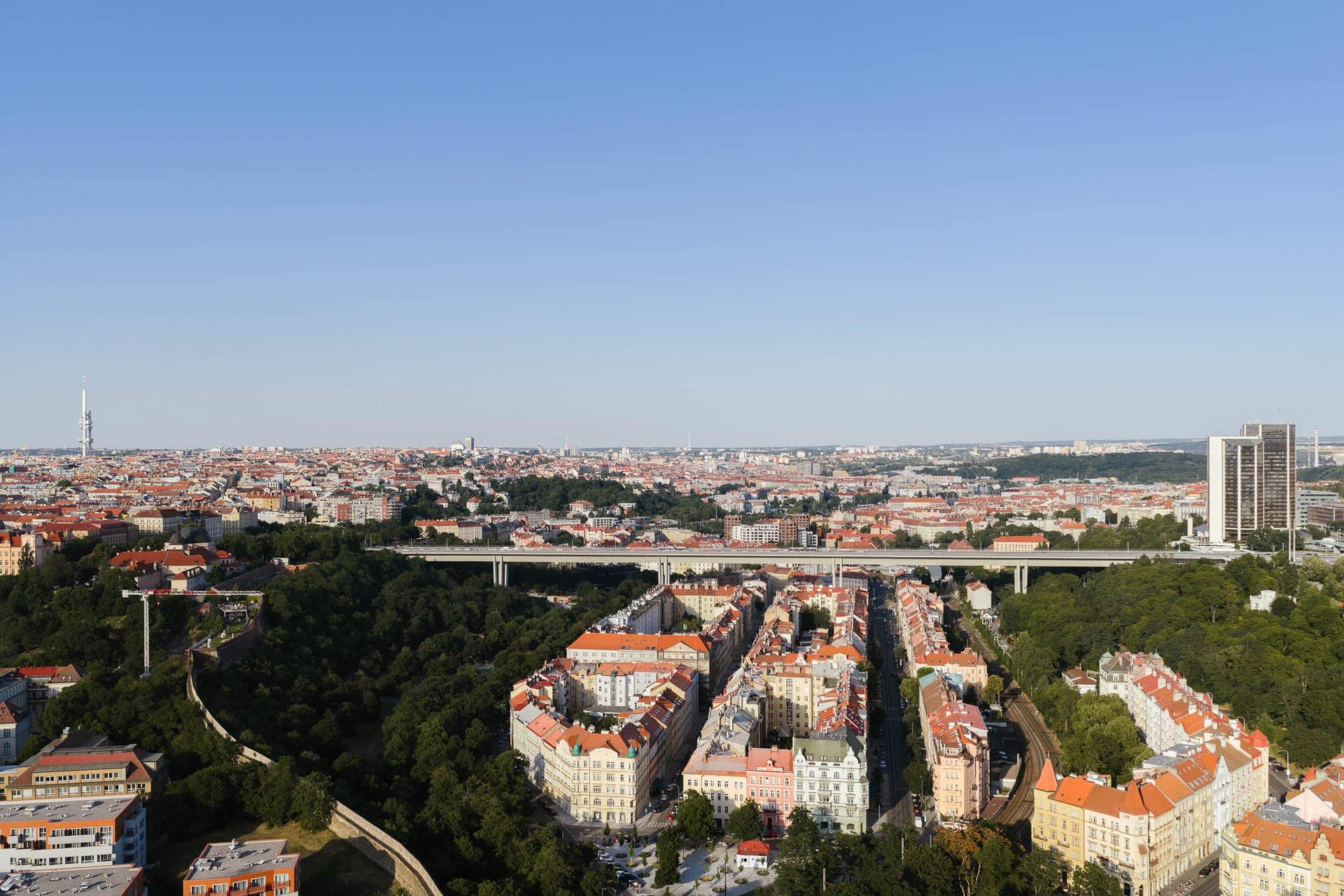 belehradska-29-012-nuselsky-most-social-2048px-add22c