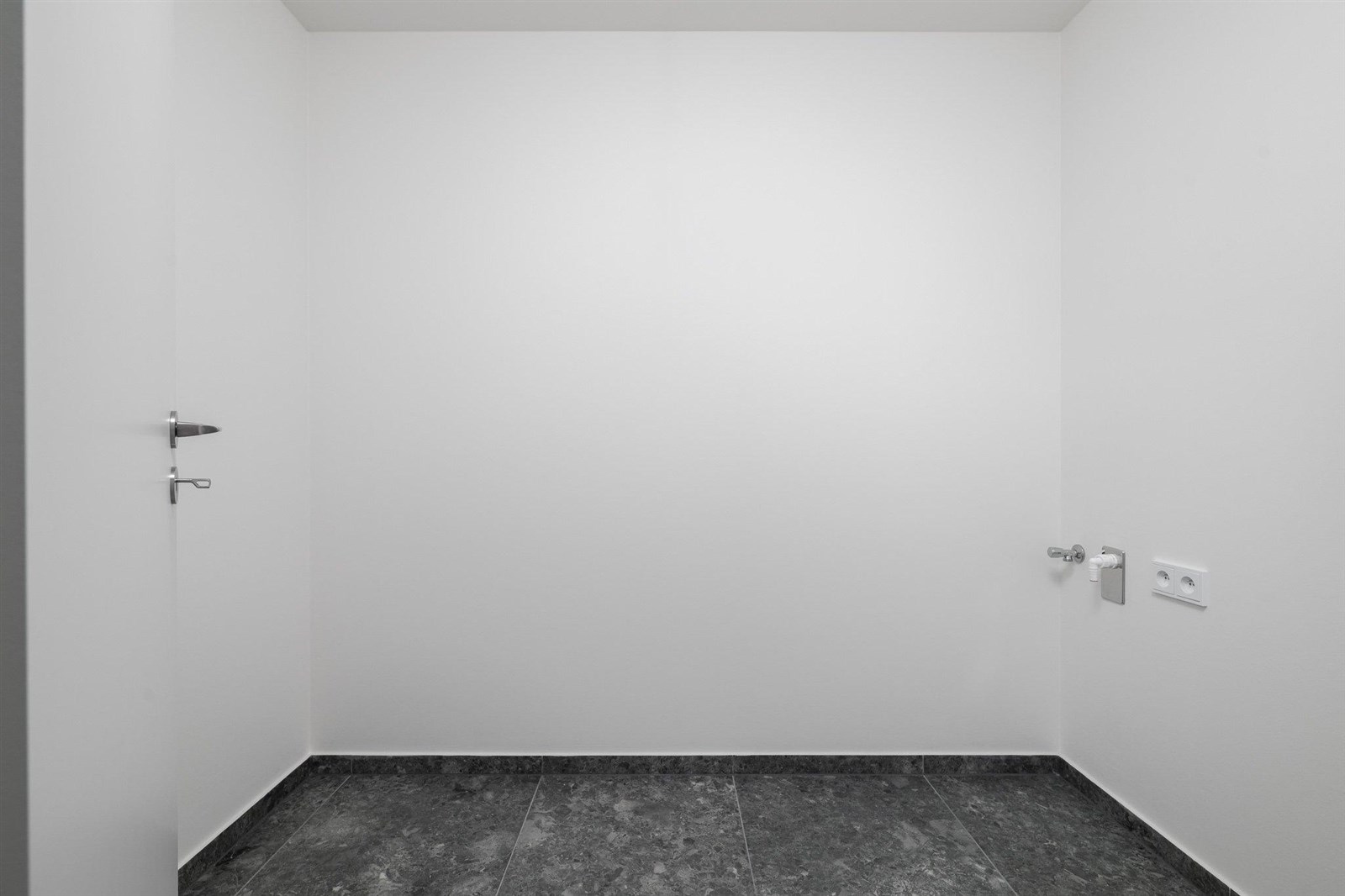 Ahoj, máme volnou jednotku č. 271 s dispozicí 3+kk