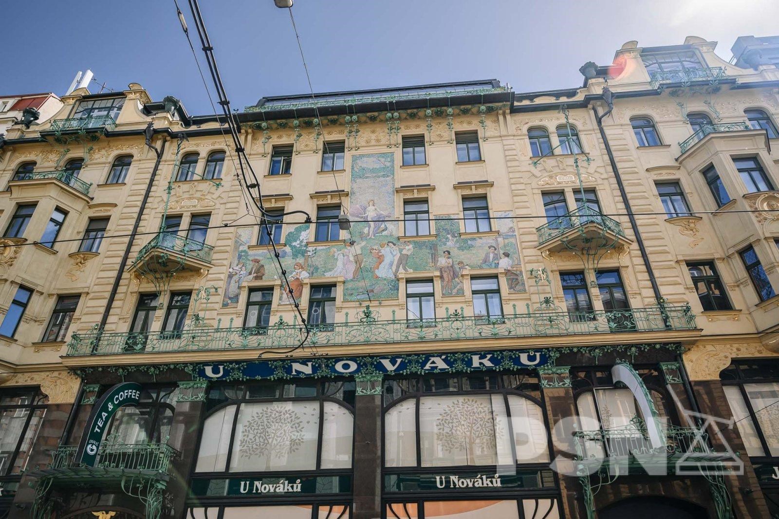 Obchodní prostory v pasáži v domě U Nováků