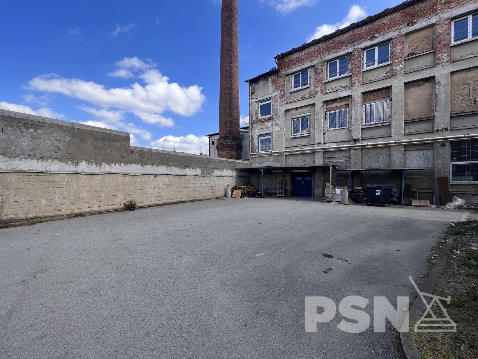 Komerční hala - Komárovské nábřeží Brno