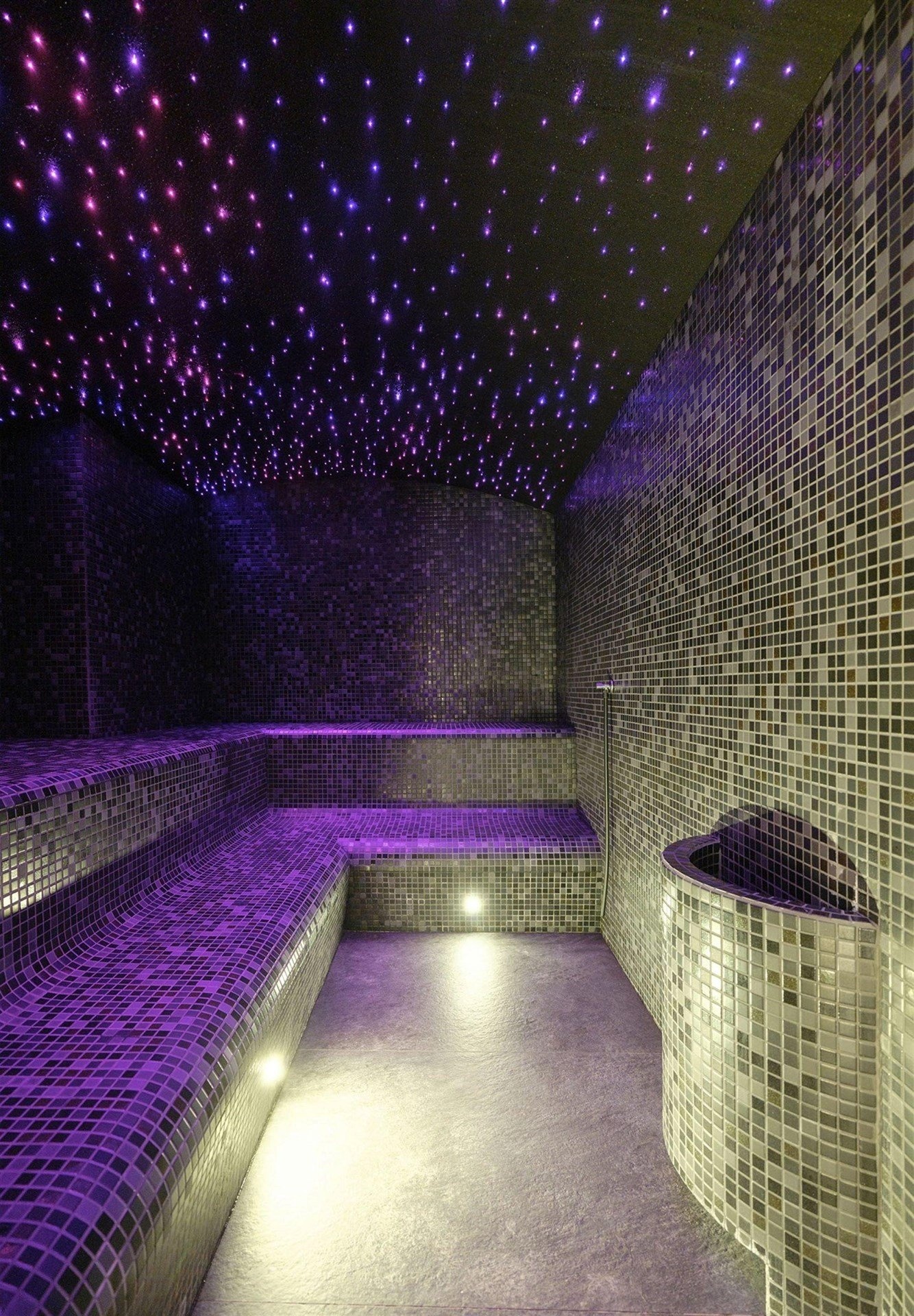 Komerční prostory s terasou o celkové ploše 95,8 m&sup2; ve 3