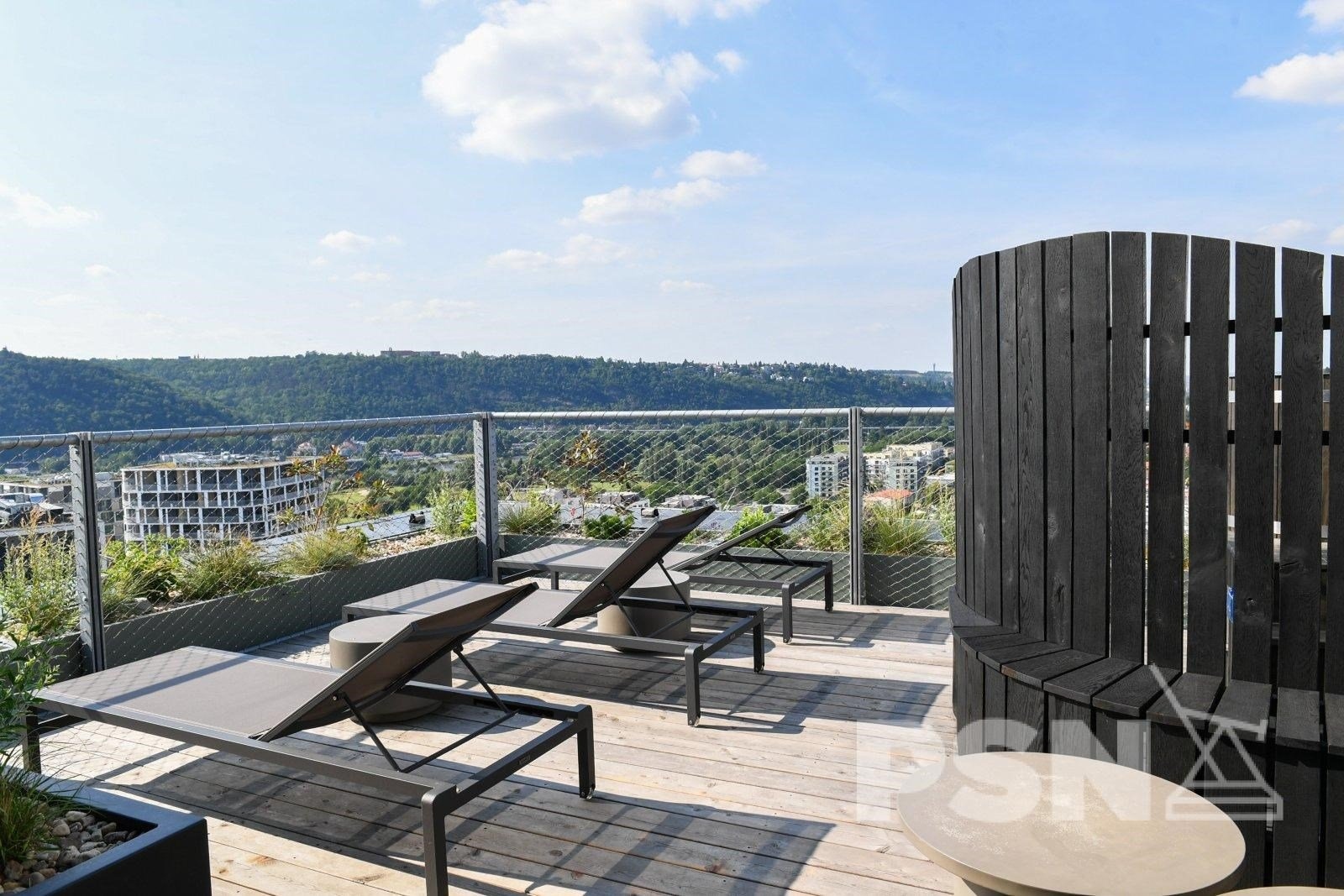 Moderní loft 2+kk s balkonem ve Vanguard Prague