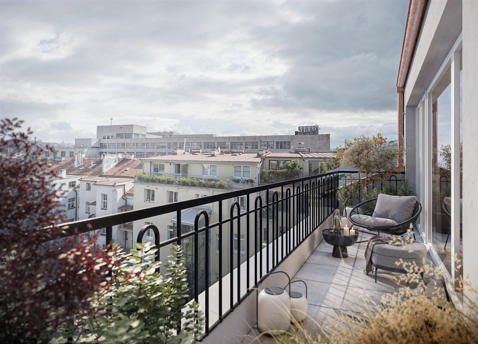 Prosvětlený byt 2+kk s balkonem, 5. NP