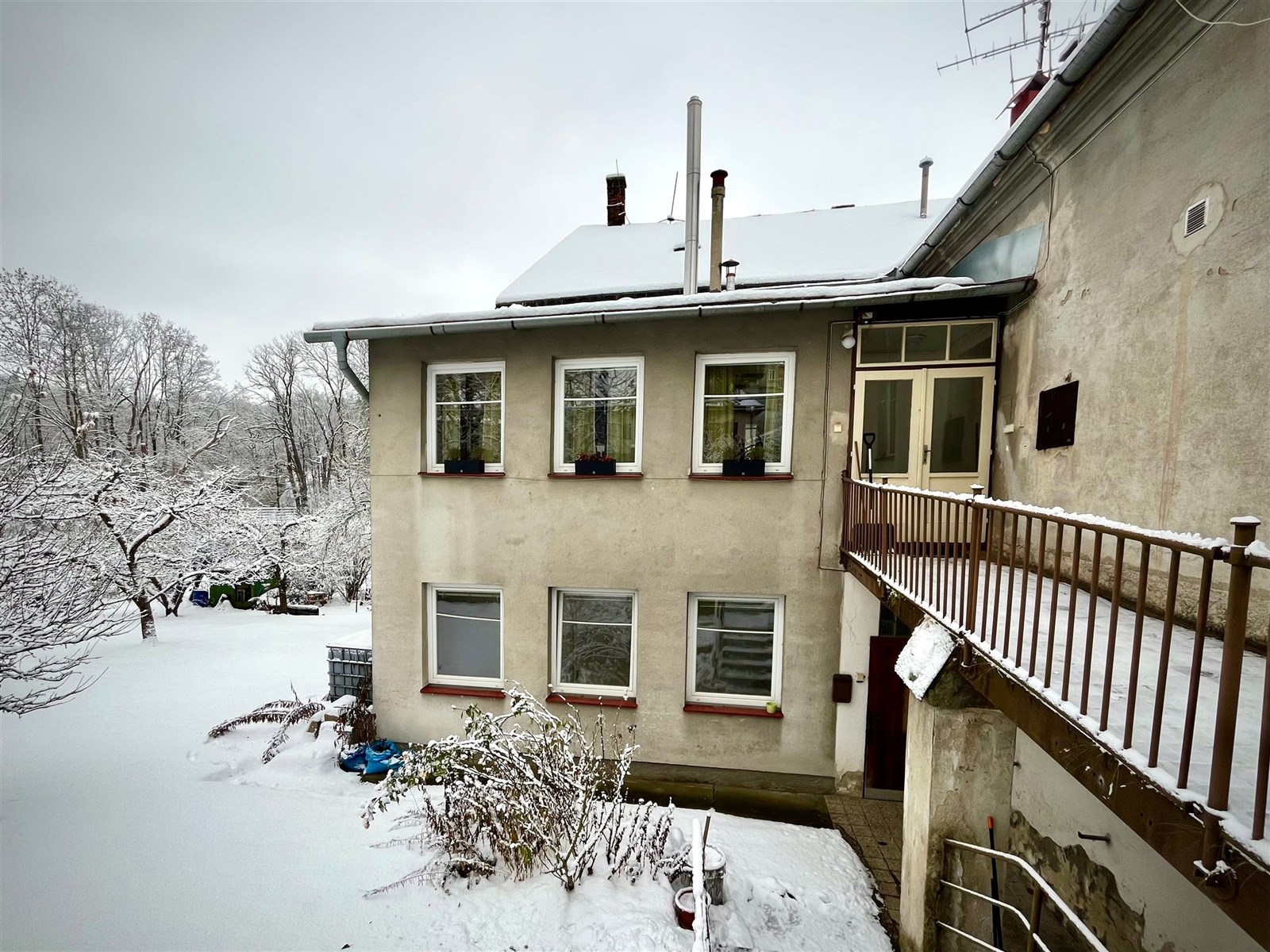 Byt, garáže, nebytové prostory, pozemek - Jihlava 