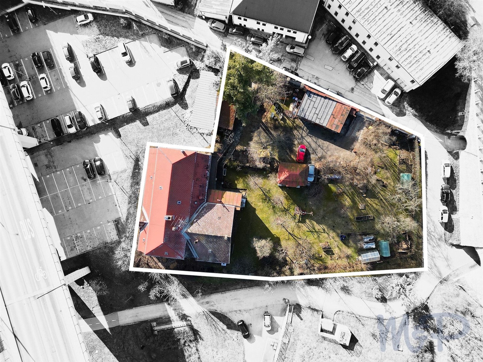 Byt, garáže a nebytové prostory v Jihlavě (POHLED NA DŮM DRON S VYZNAČENÍM)