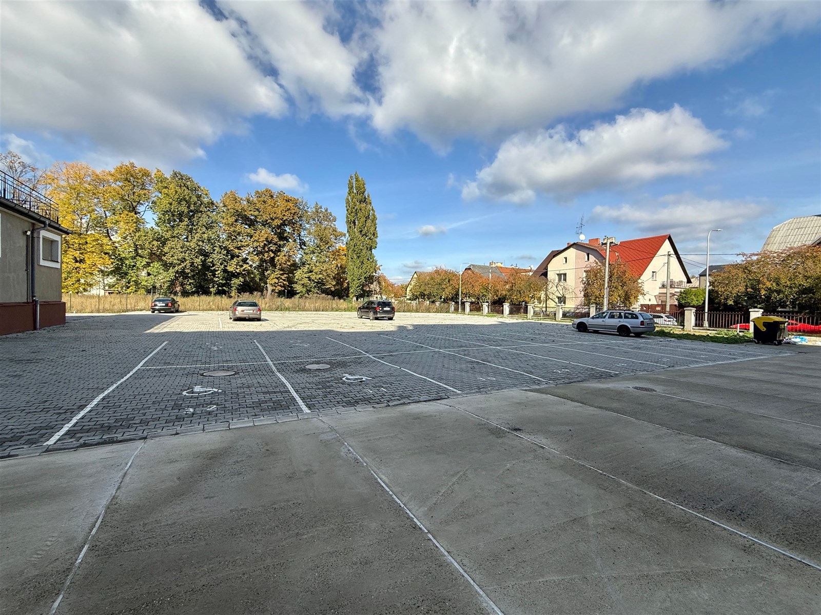 Prodej bytu 1+kk s privátním parkovacím místem v O