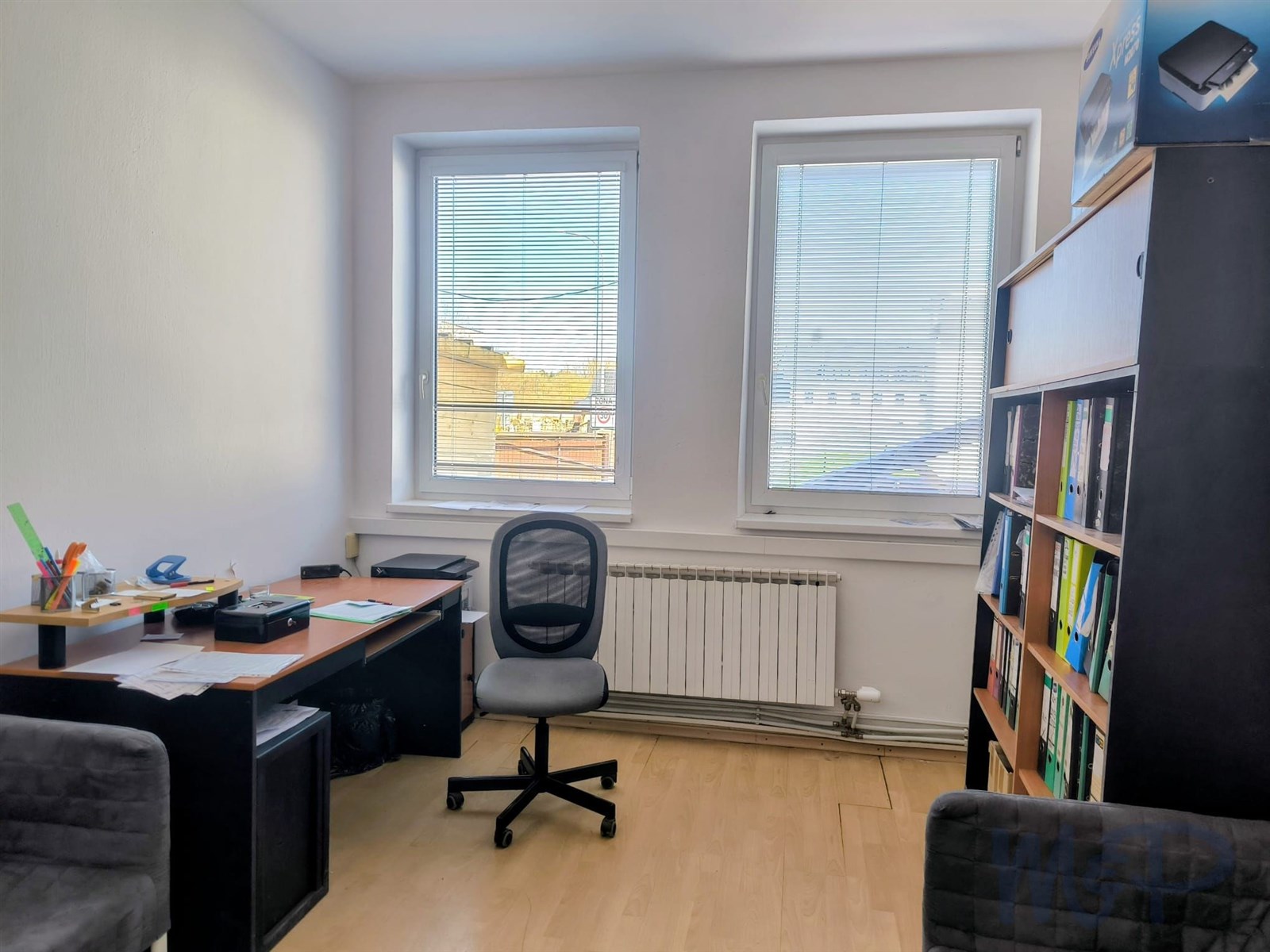 Provozní areál v Polné, skladování, výroba (KANCELÁŘ - ILUSTRAČNÍ SNÍMEK)