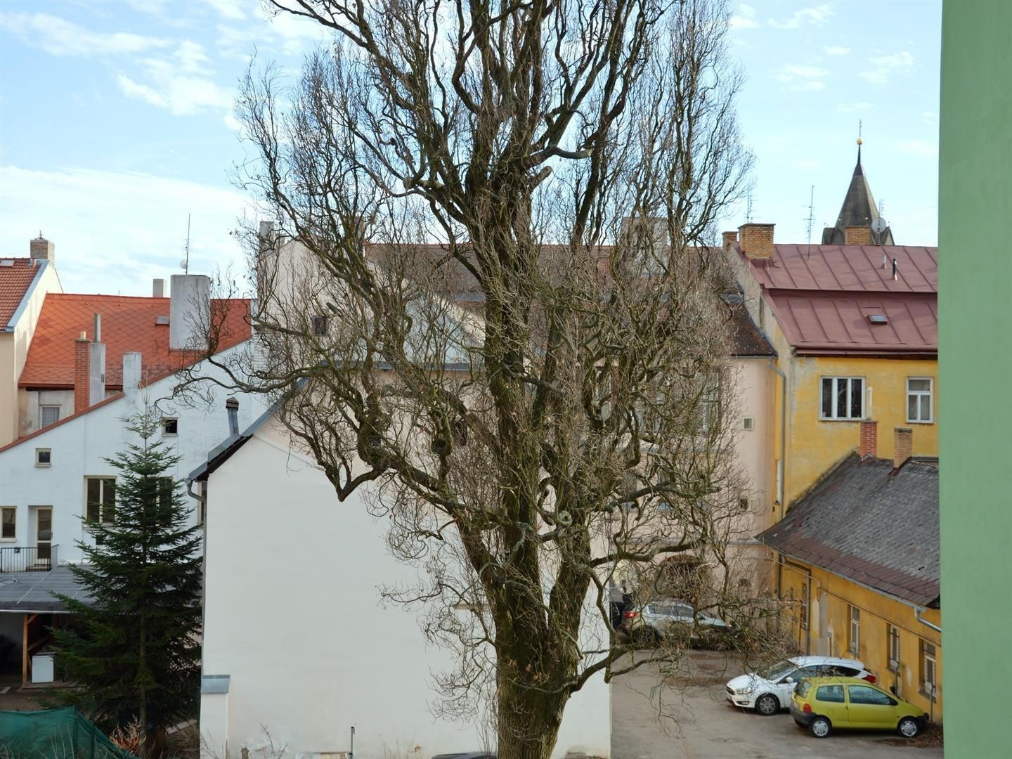 Byt 3+kk Benešova ul. Jihlava (VˇYHLED Z BYTU K JI