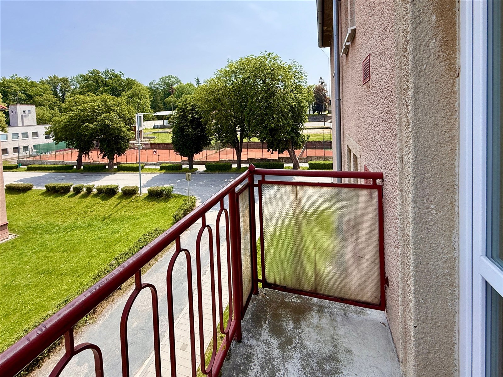 Byt 2+1 v centru Jemnice (BALKON NA MEZIPATŘE)