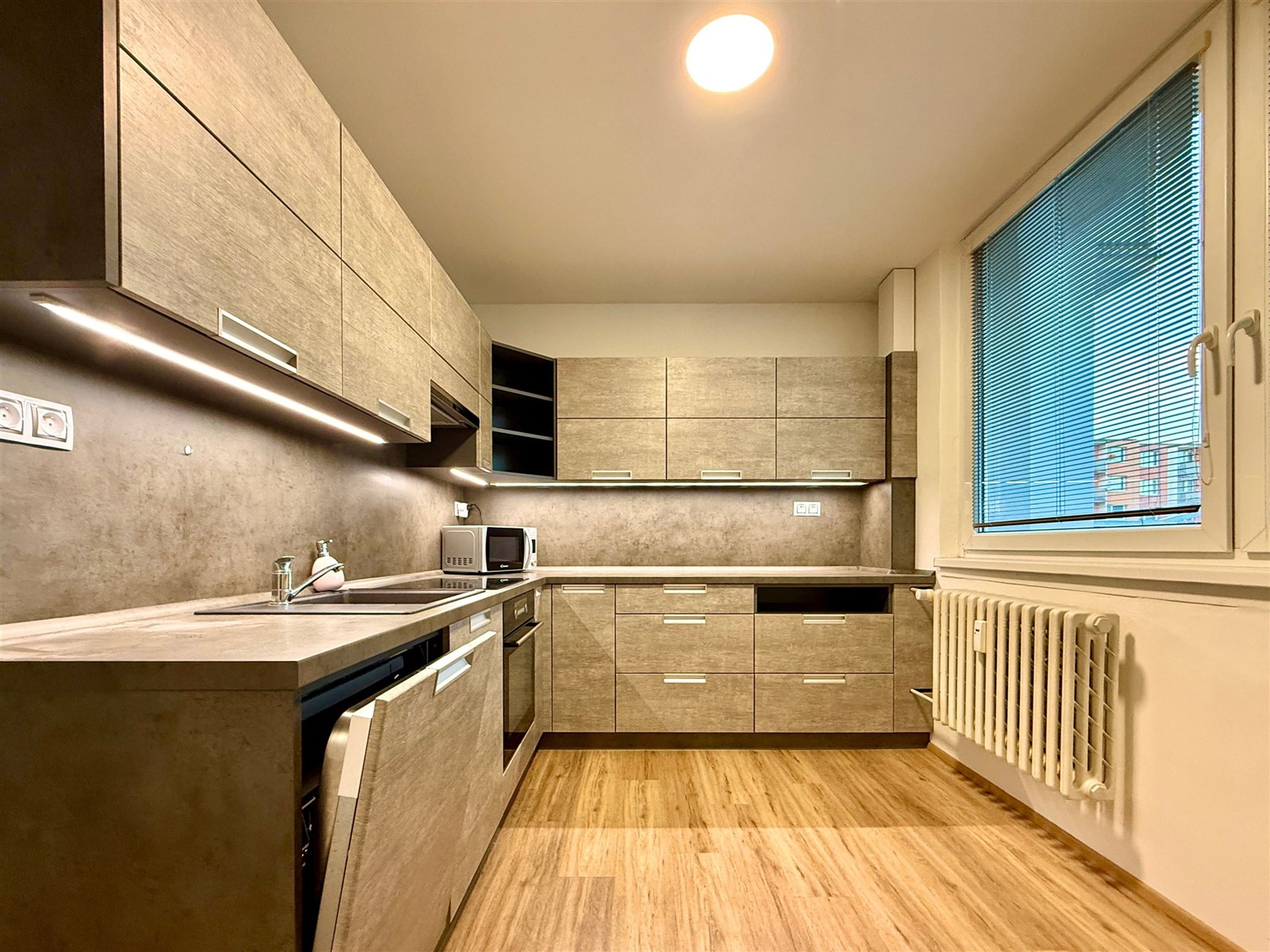 Prodej bytu 2+1 v Třebíči (KUCHYŇ)