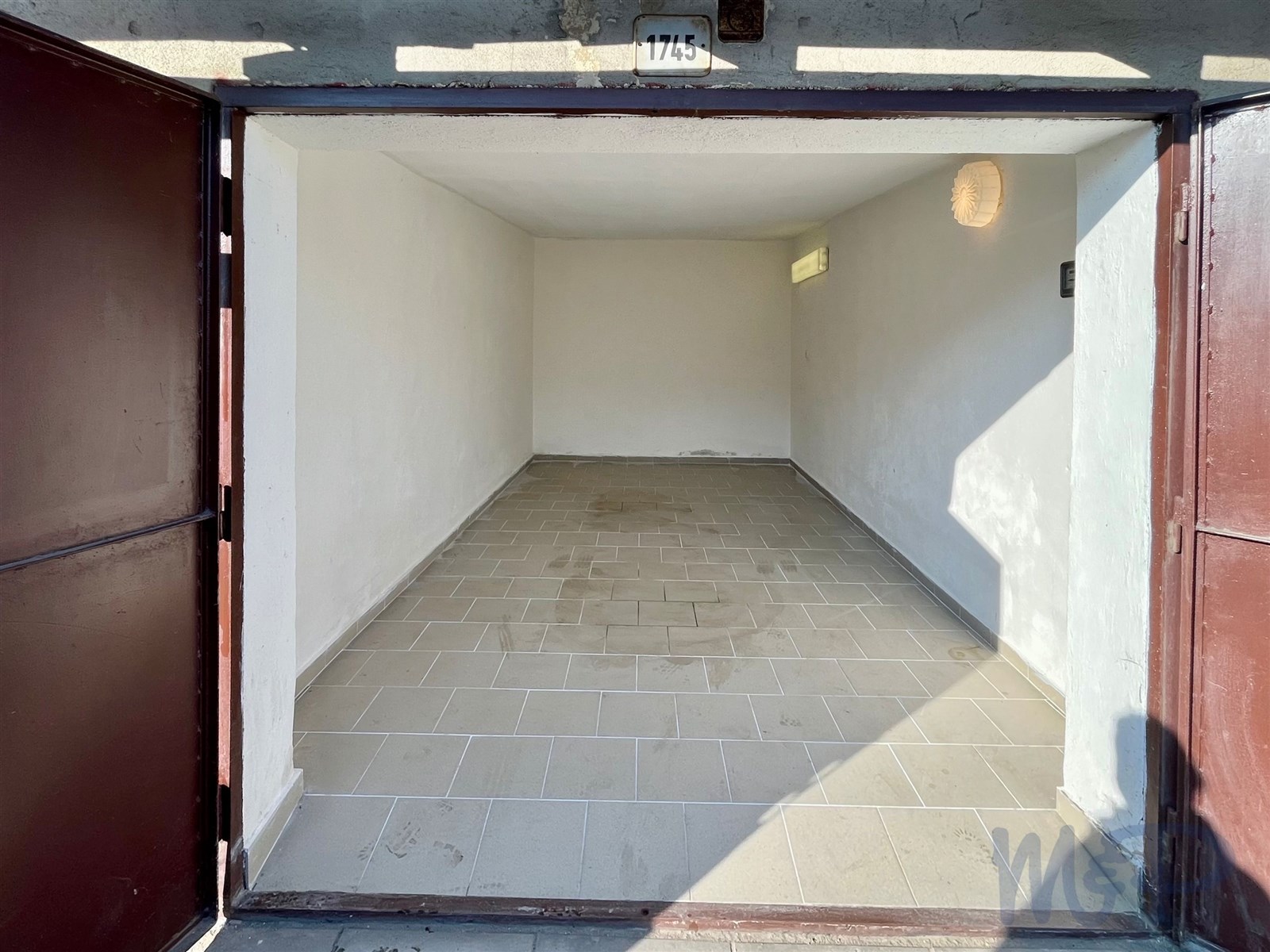 Garáž U Cihelny (INTERIÉR)