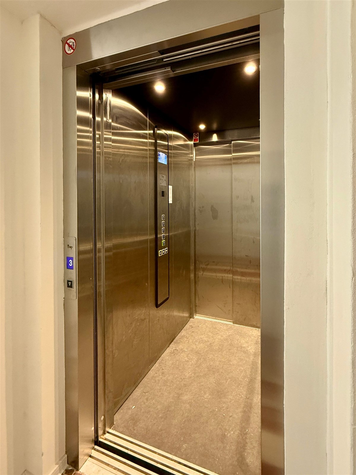 Prodej bytu 1+kk s privátním parkovacím místem v O