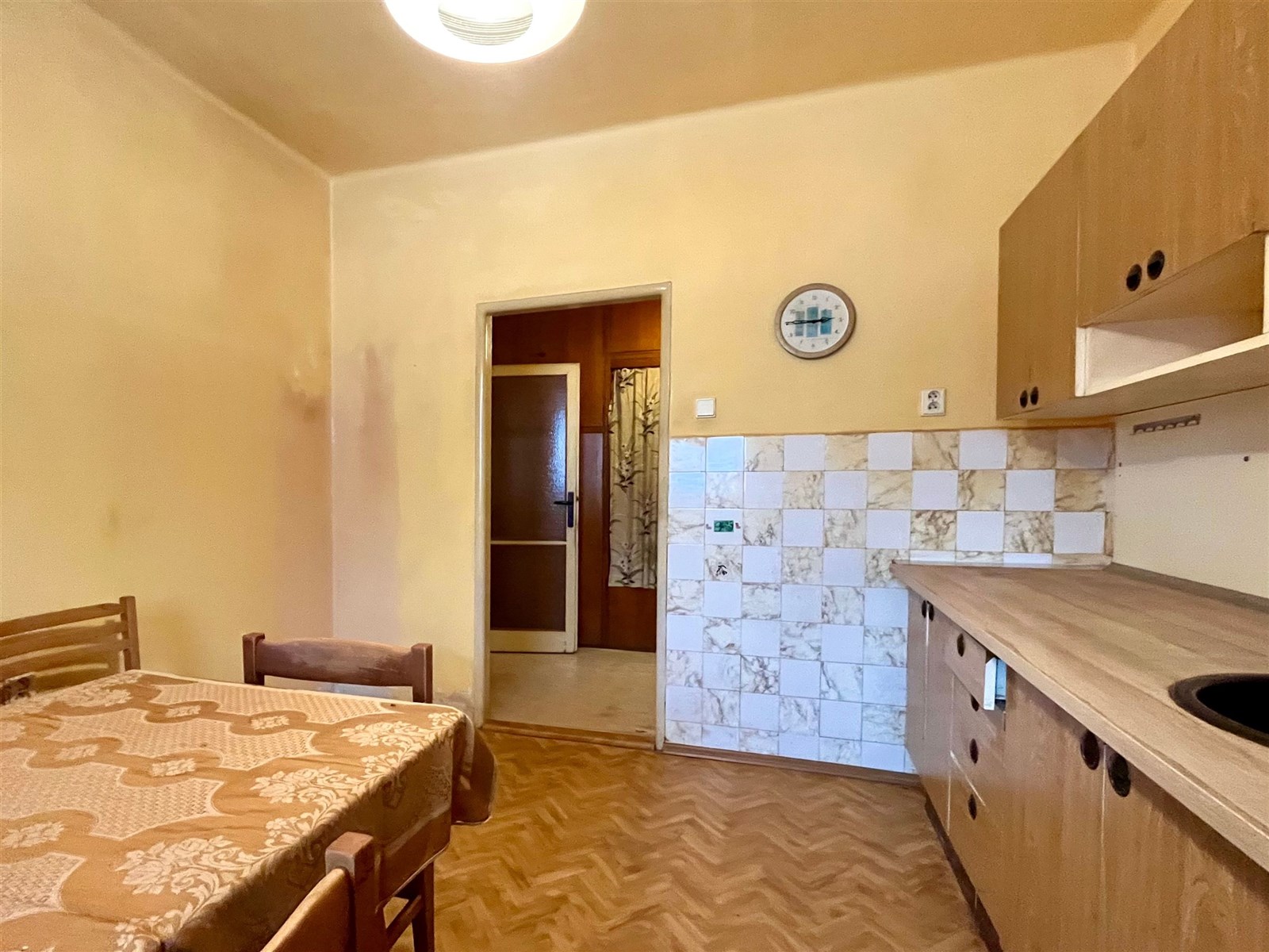 Byt, garáže, nebytové prostory, pozemek - Jihlava 