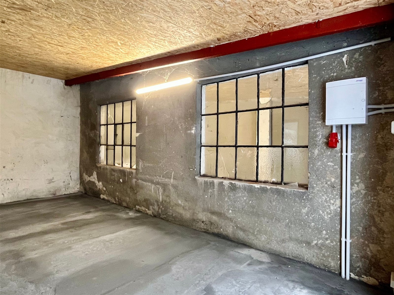 Byt, garáže, nebytové prostory, pozemek - Jihlava 