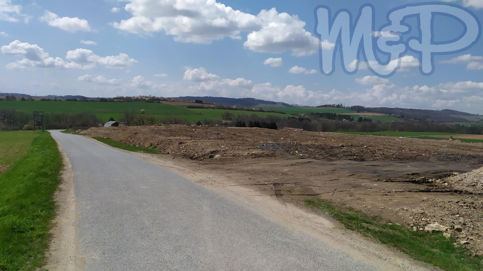 Prodej pozemků Římov Vísky (komunikace od obce Čáslavice)