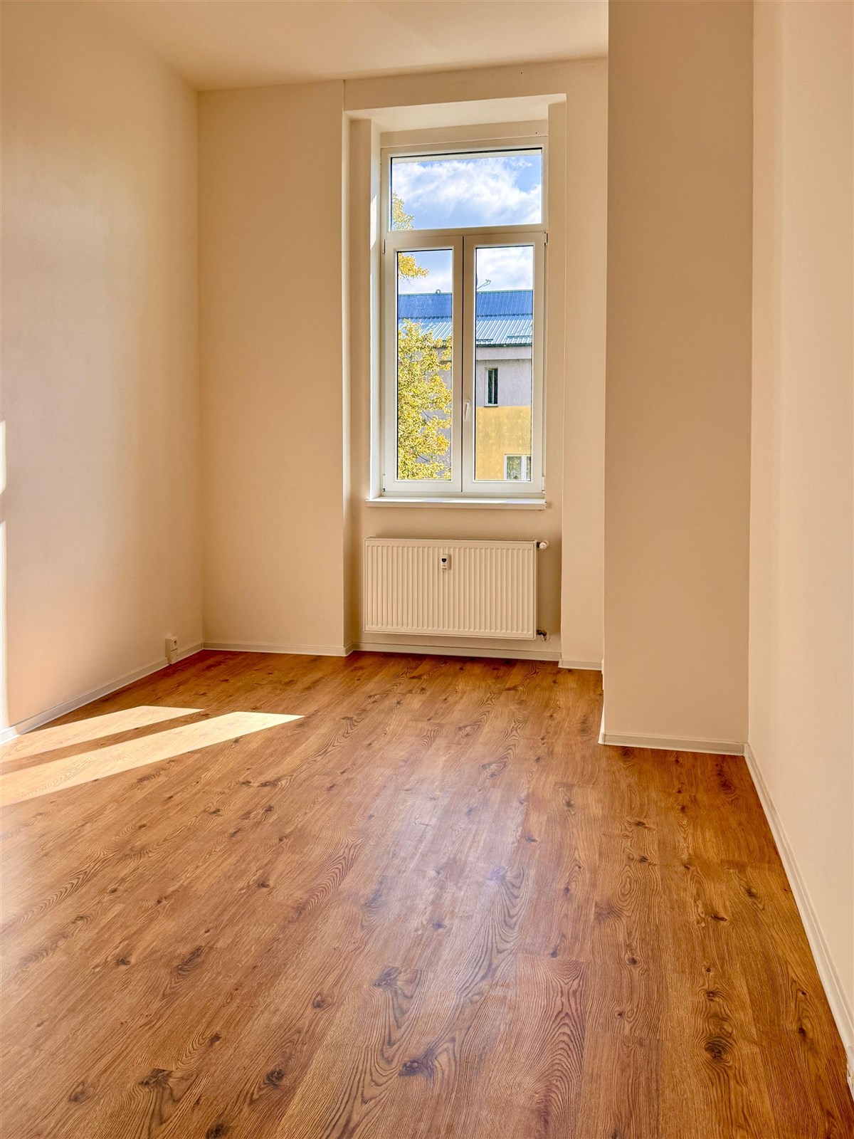 Prodej bytu 1+kk s privátním parkovacím místem v O