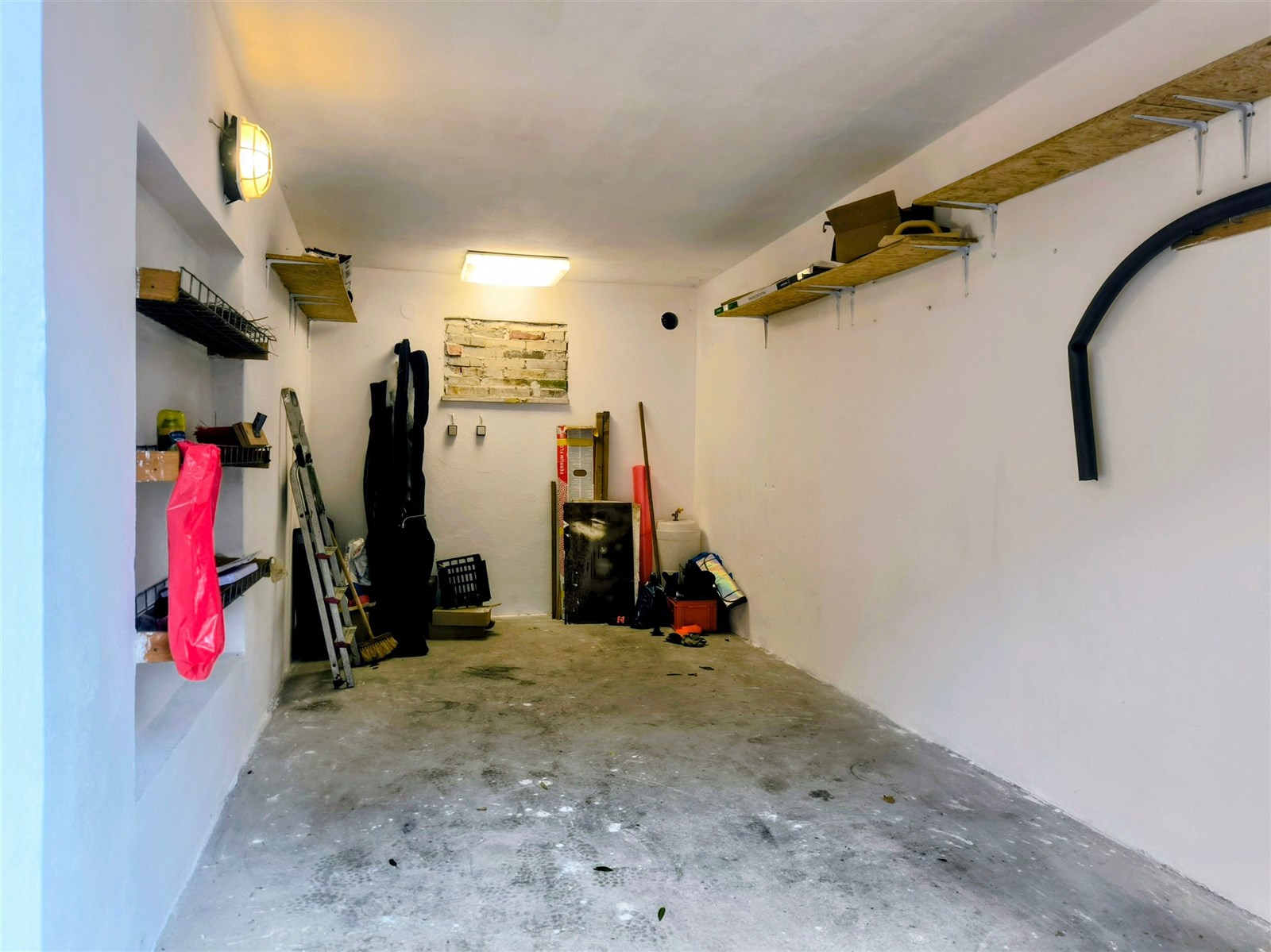 Prodej garáže v Třebíči, u Nového Hřbitova (INTERI