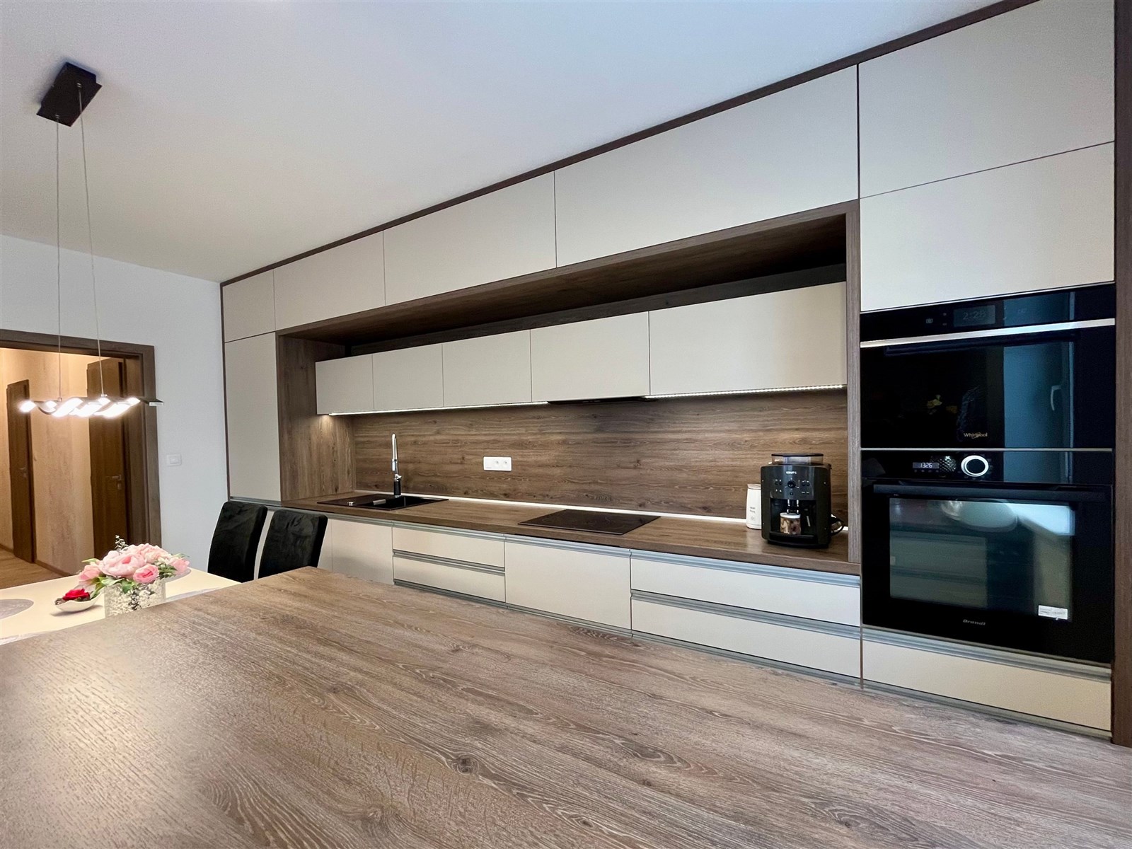 Byt 3+kk s garážovým stáním v Jihlavě (DETAIL KUCHYŇSKÉHO KOUTU)