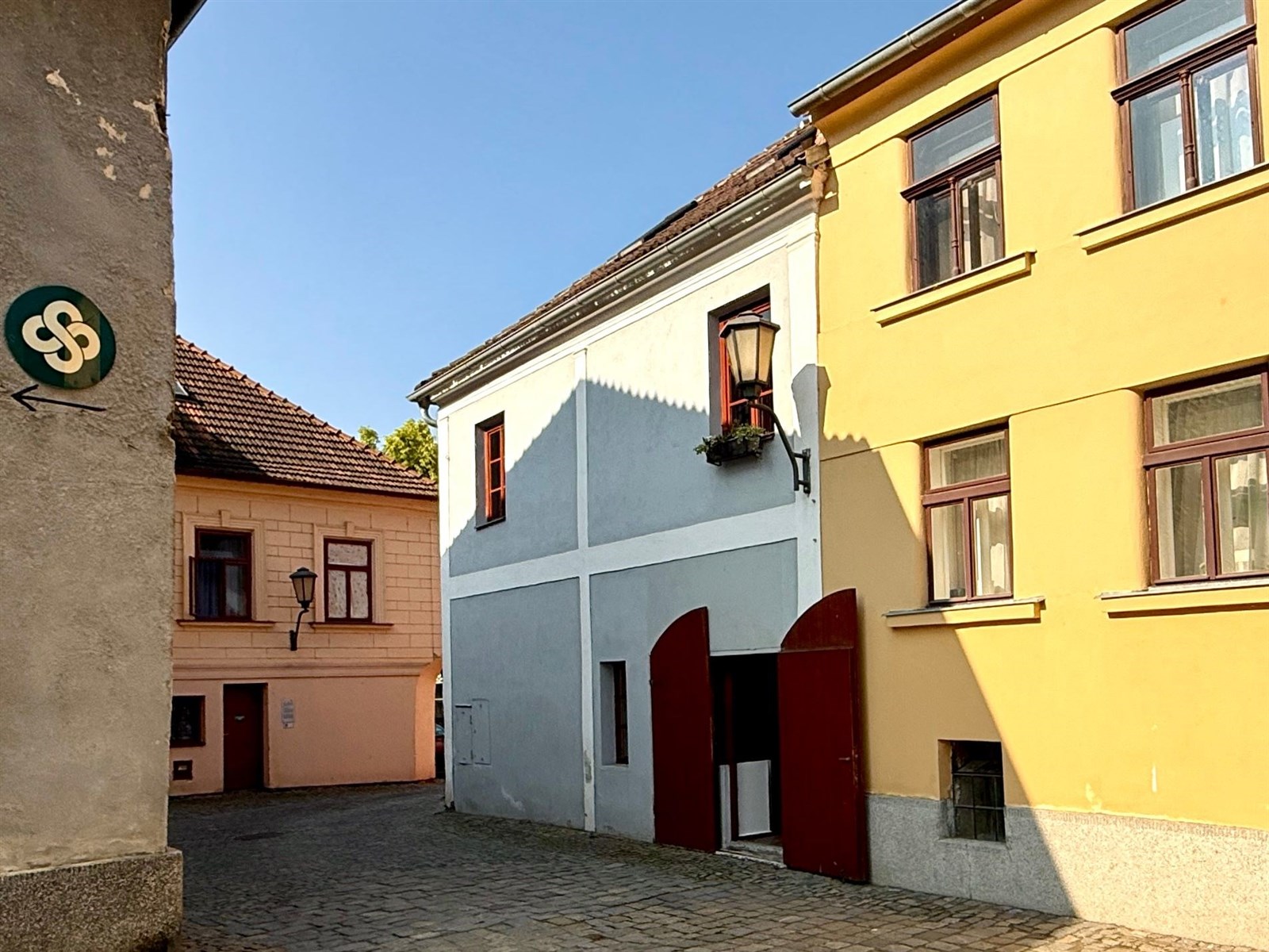 Historický dům pro bydlení a podnikání v Třebíči (POHLED Z ULICE LEOPOLDA POKORNÉHO)