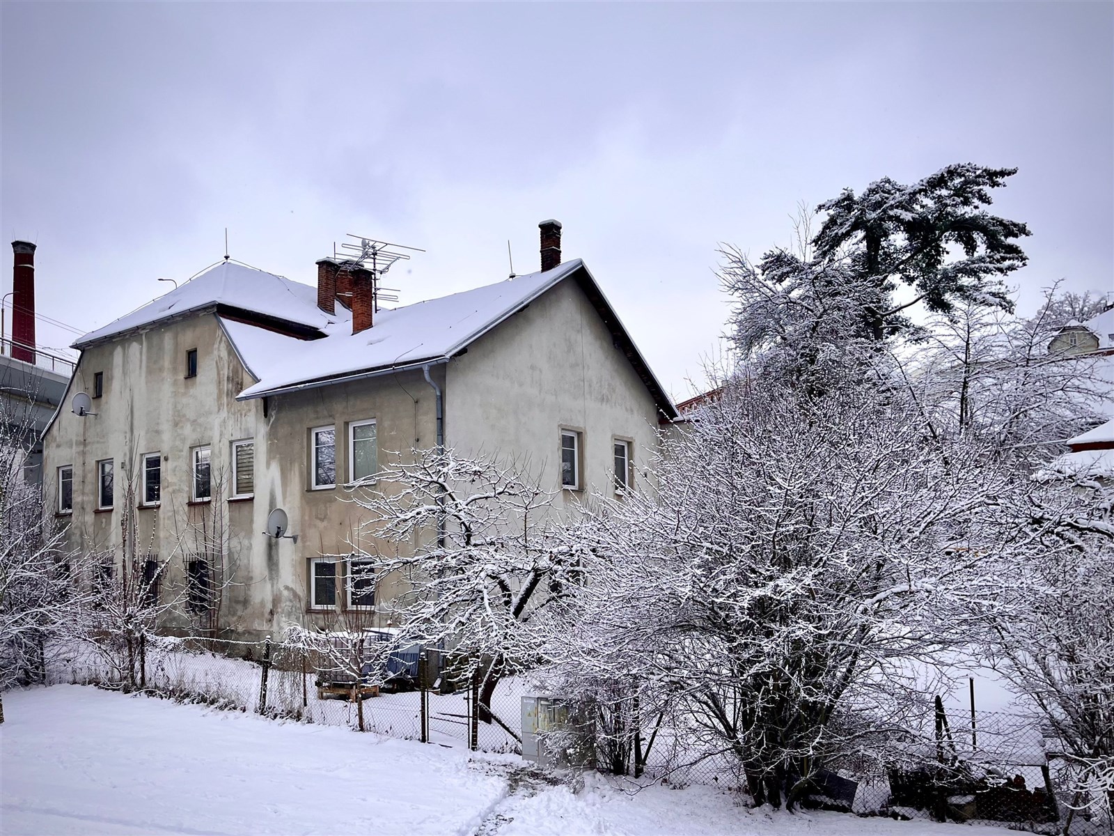 Byt, garáže, nebytové prostory, pozemek - Jihlava 