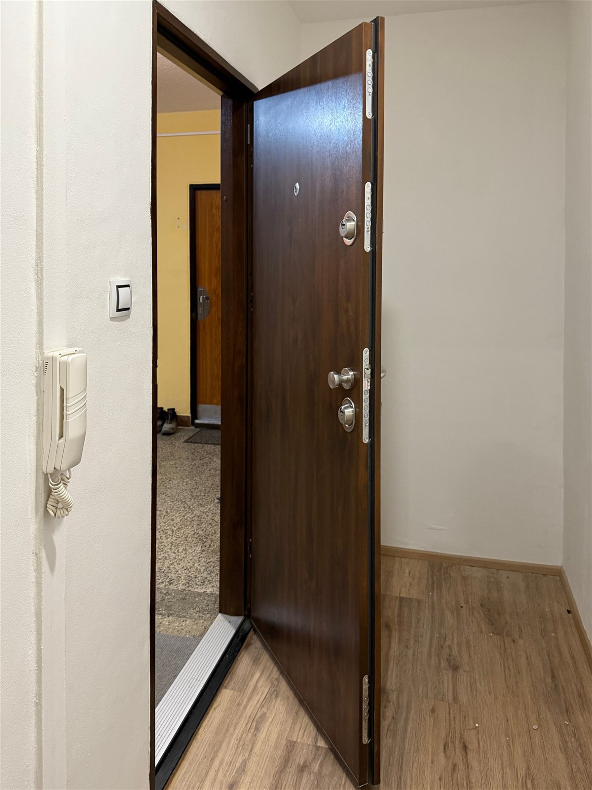 Prodej bytu 2+1 v Třebíči (NOVÉ BEZPEČNOSTNÍ DVEŘE)