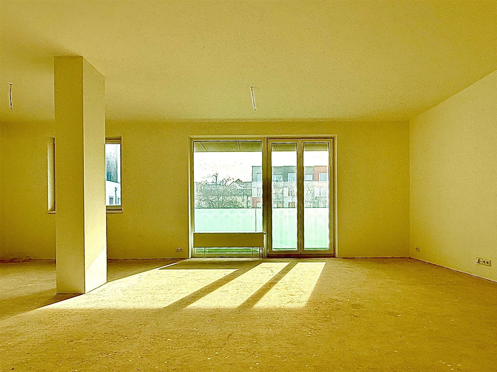 Prodej bytu 3+kk na Stříbrných terasách v Jihlavě (OBÝVACÍ POKOJ S KUCHYŇSKÝM KOUTEM))