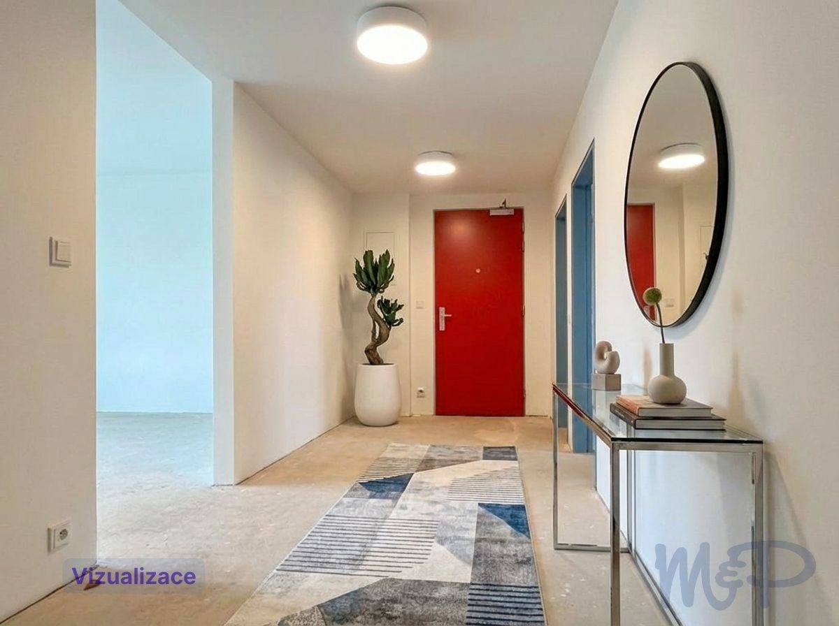 Prodej bytu 3+kk na Stříbrných terasách v Jihlavě (PROSTORNÁ CHODBA BYTU)