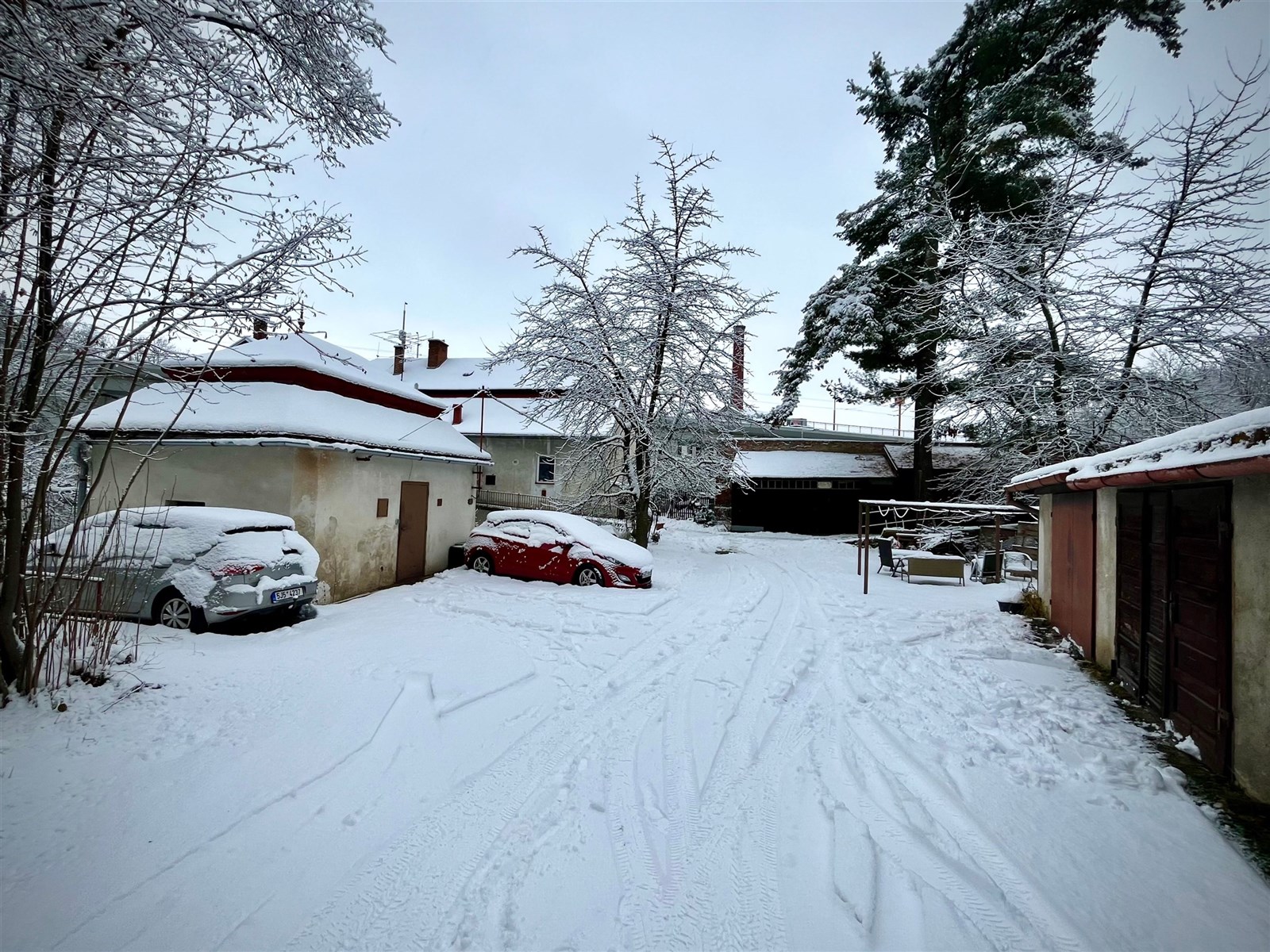 Byt, garáže, nebytové prostory, pozemek - Jihlava 