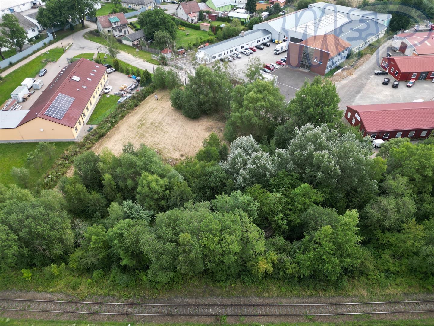 Komerční stavební pozemek v Jihlavě (POHLED Z DRONU)