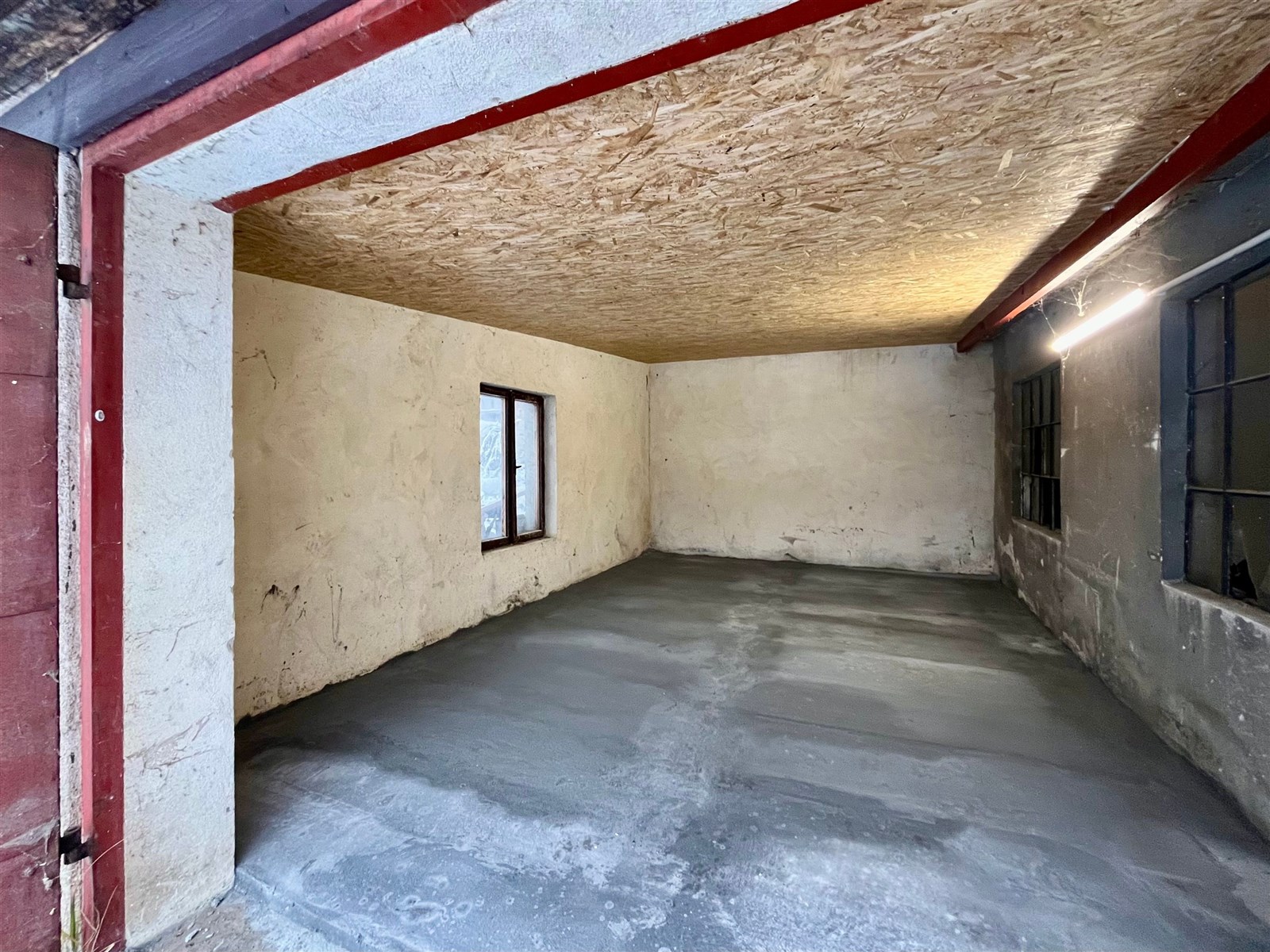 Byt, garáže, nebytové prostory, pozemek - Jihlava 