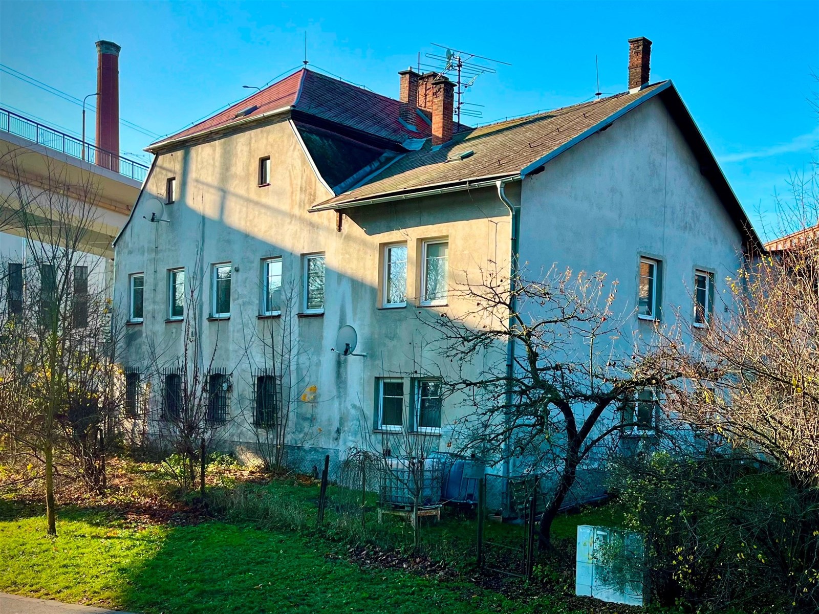 Byt, garáže, nebytové prostory, pozemek - Jihlava 